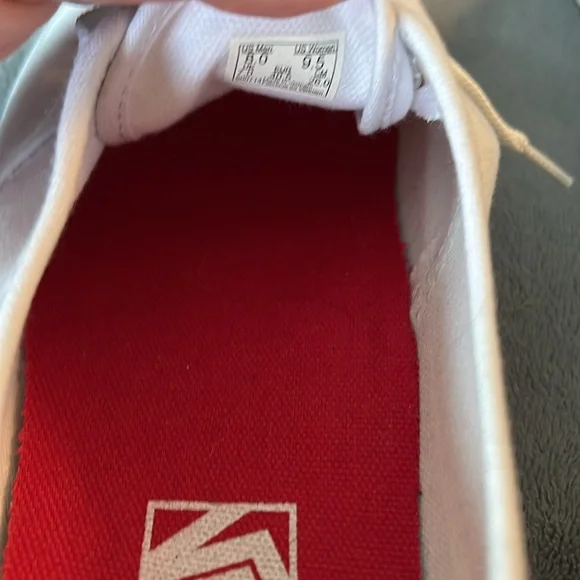 Vans Authentic White Canvas Sneakers. Brand New Men’s 8.0 and Women’s 9.5 - Picture 4 of 4